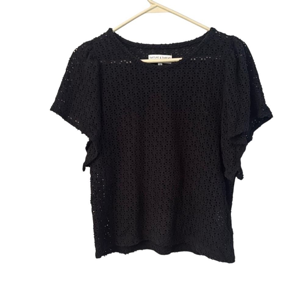 Texture & Thread super cute top!
Eyelet